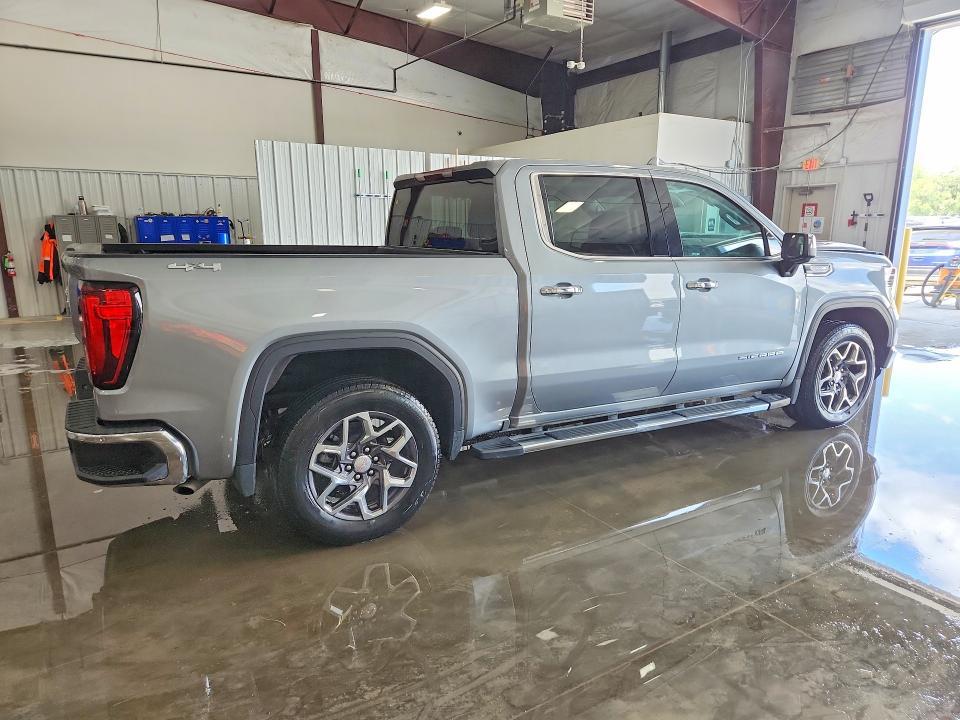 2023 GMC Sierra K1500 SLT