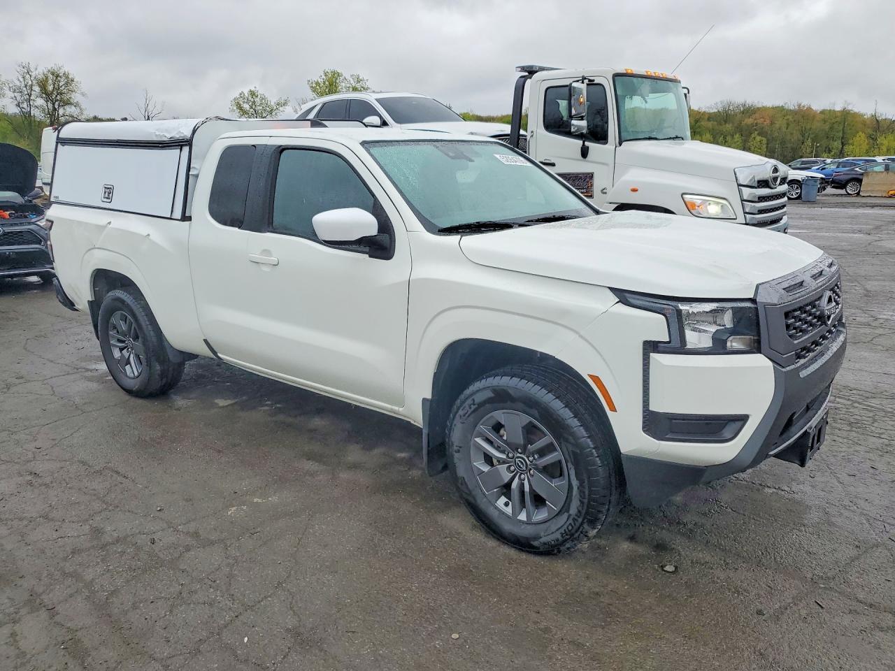 2025 Nissan Frontier SV
