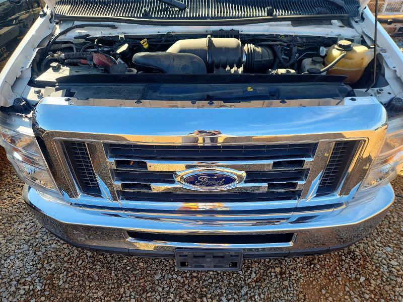 2018 Ford Econoline E450 Super Duty Cutaway Van
