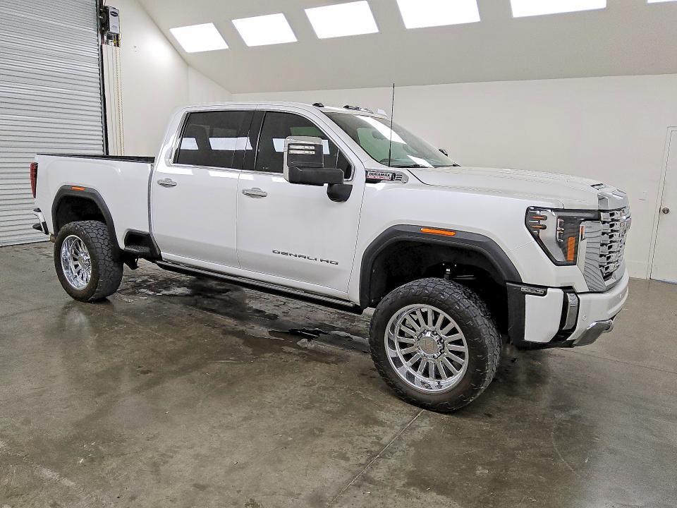 2024 GMC Sierra K2500 Denali