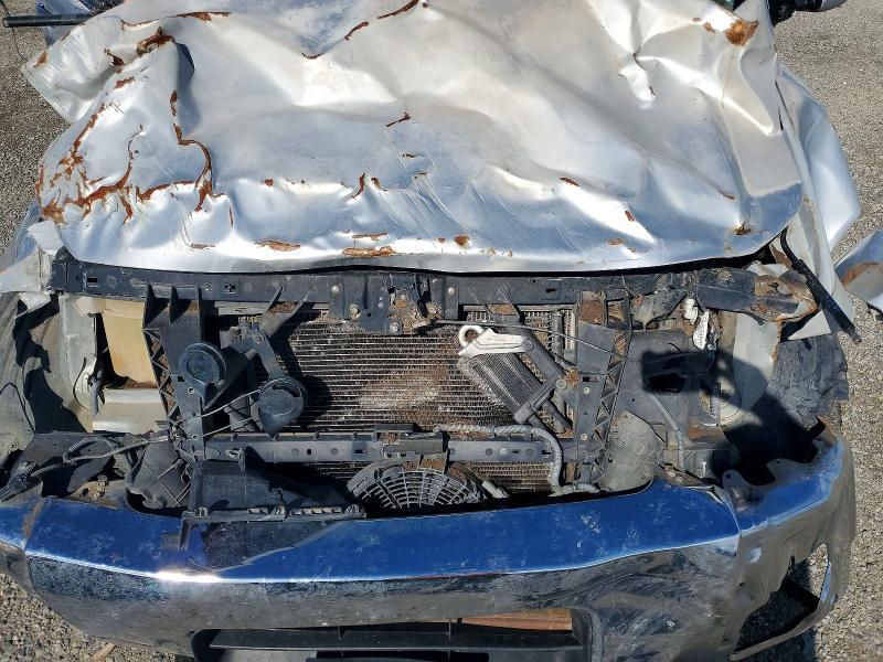 2004 Nissan Titan XE