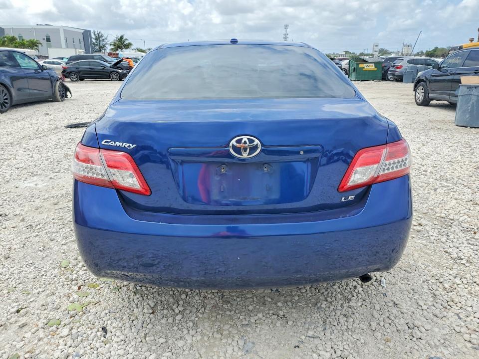 2010 Toyota Camry le