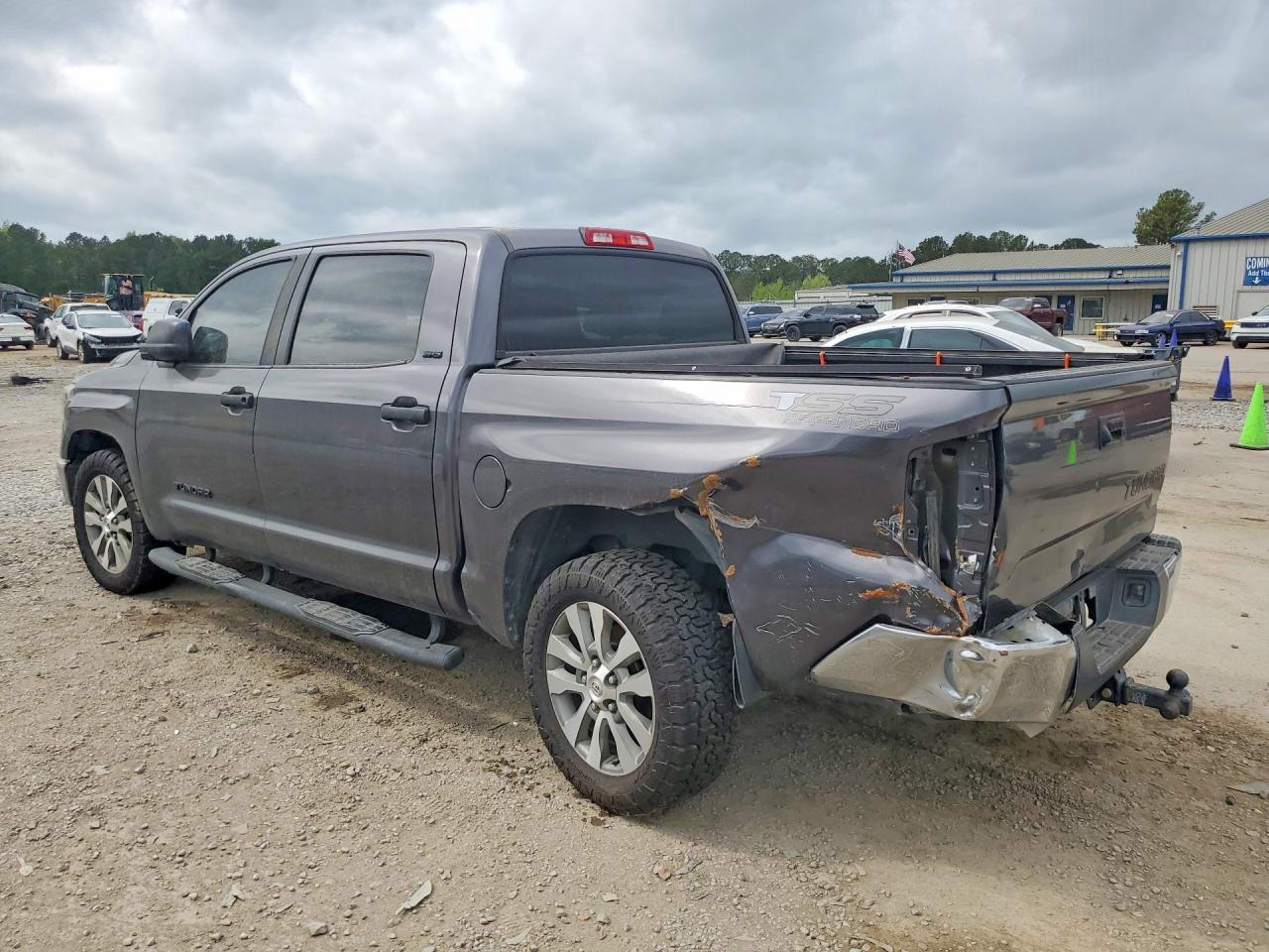 2017 Toyota Tundra SR5