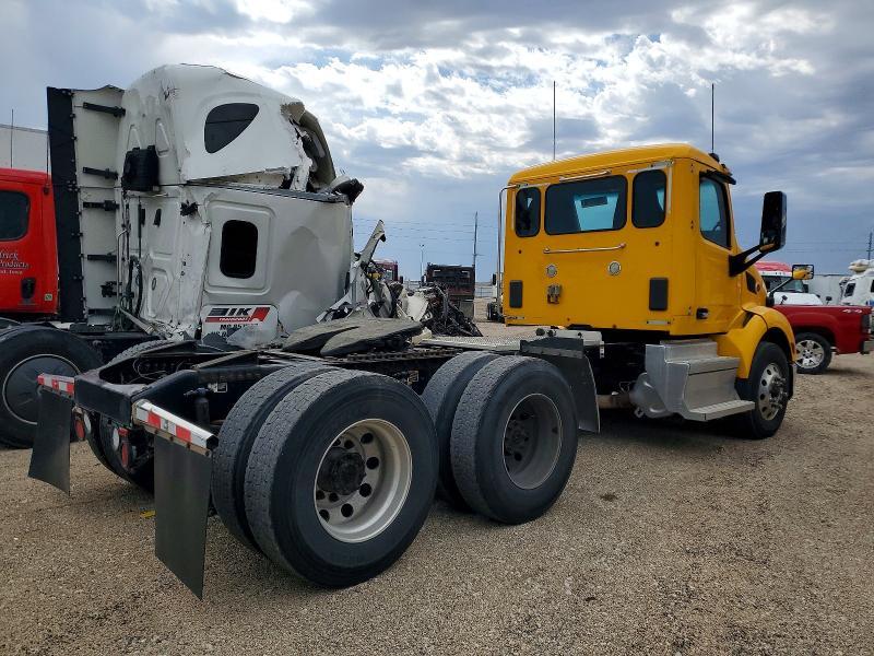 2019 Peterbilt 579 Semi Truck
