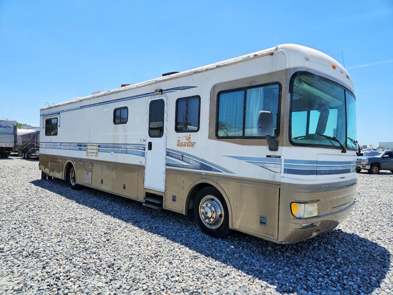 1999 Freightliner Chassis X Line Motor Home