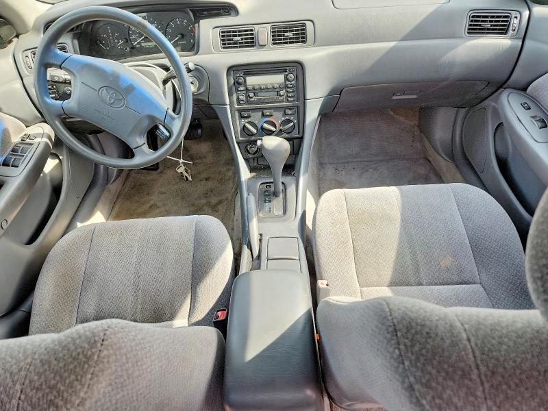 2000 Toyota Camry le