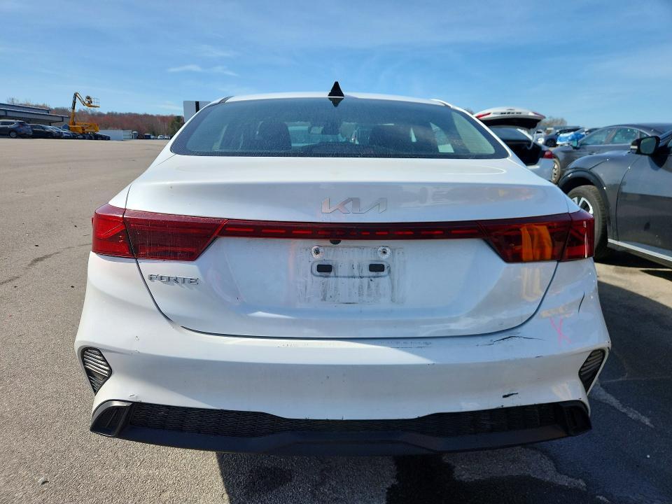 2023 KIA Forte lxs