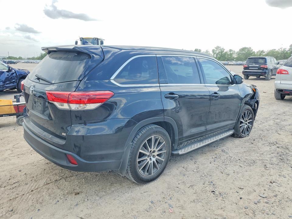 2017 Toyota Highlander se
