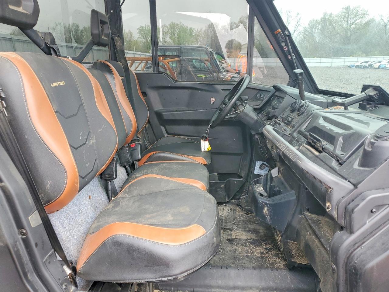 2023 Can-Am Defender Utility Vehicle