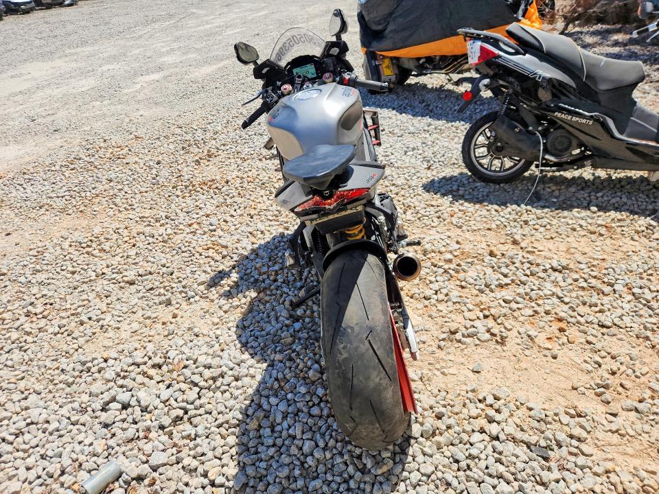 2024 Aprilia RSV4 1100