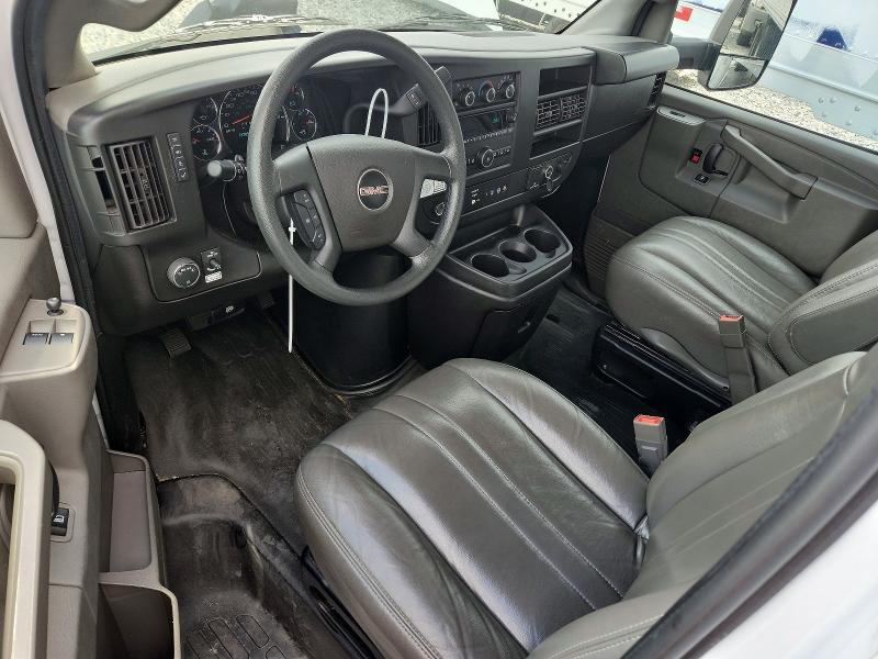 2022 GMC Savana BOX Truck