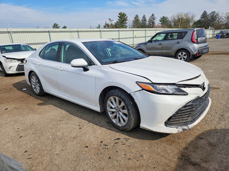 2019 Toyota Camry le