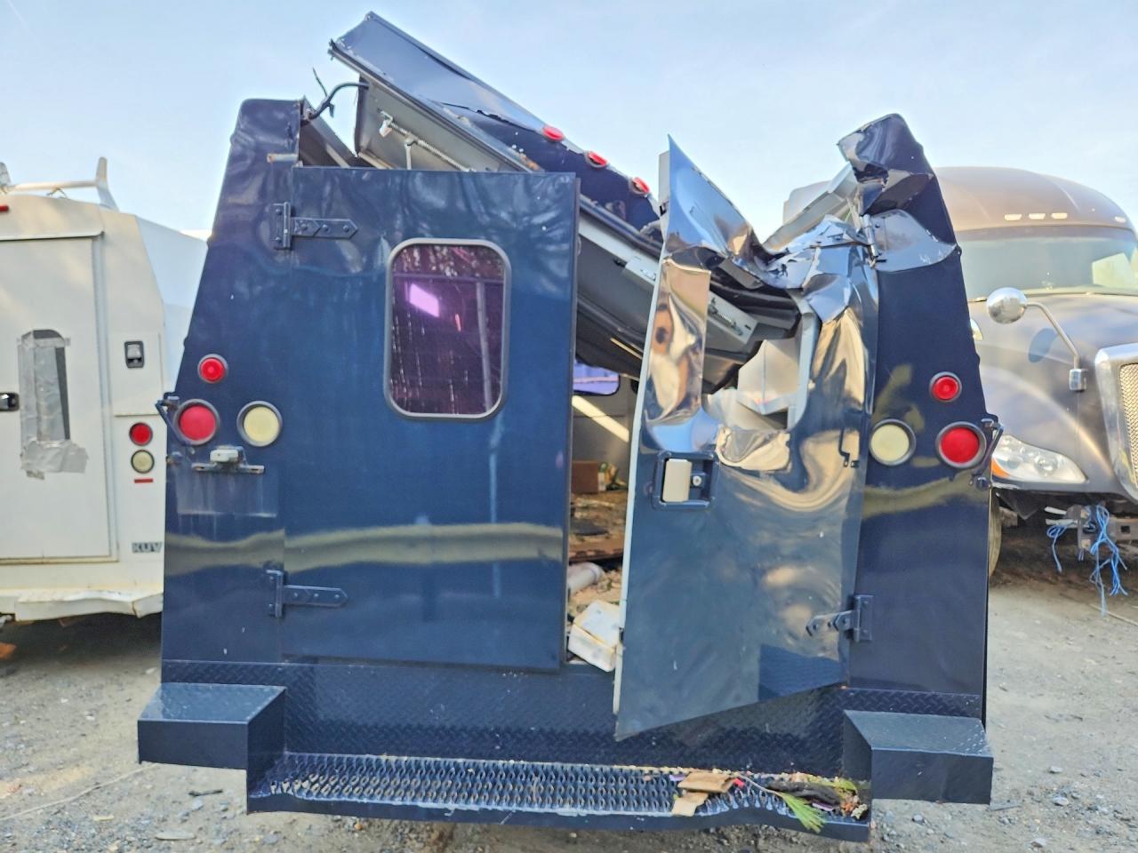 2002 Ford Econoline E350 Super Duty Cutaway Van