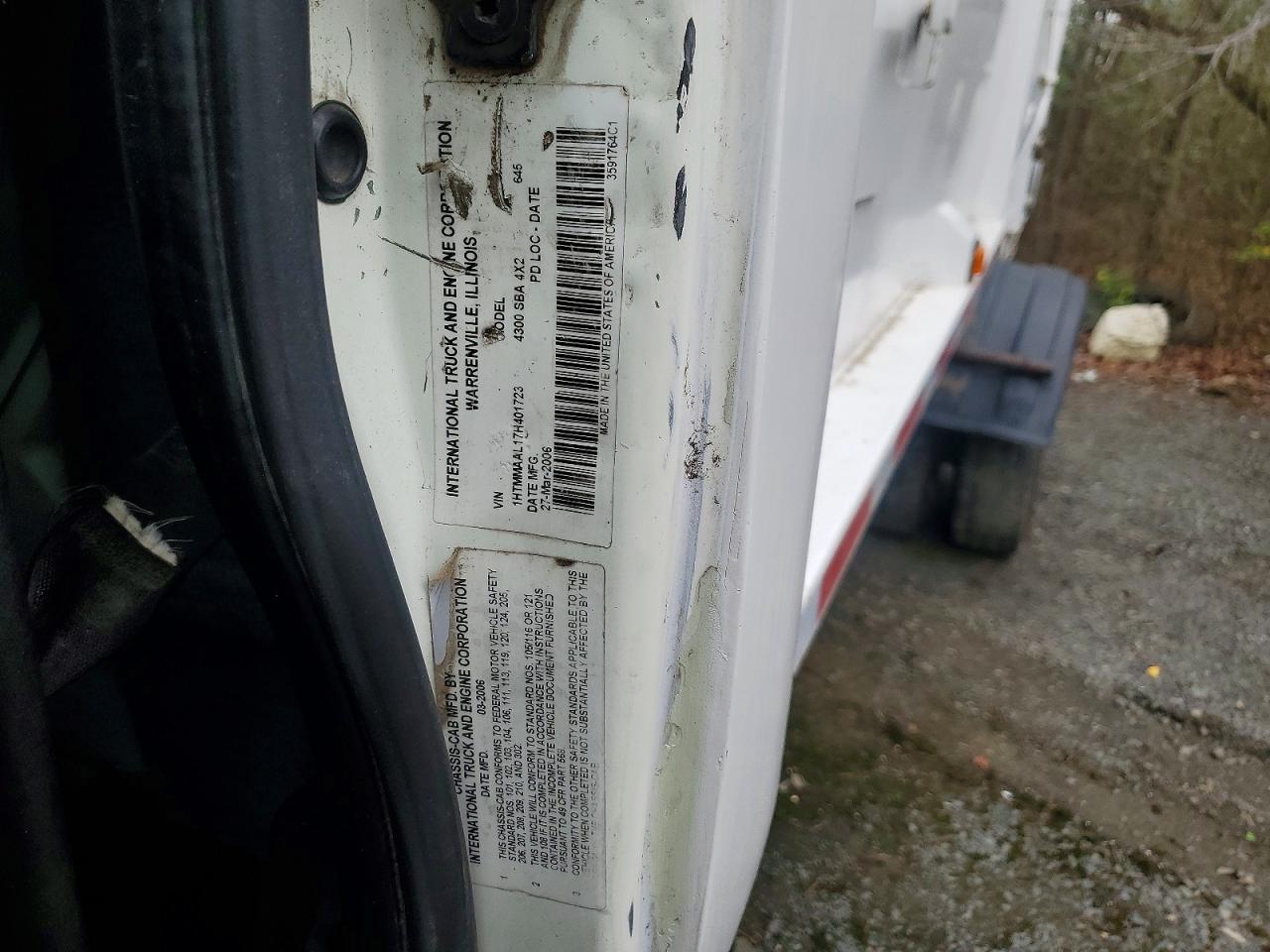 2007 International 4300 Refuse Truck