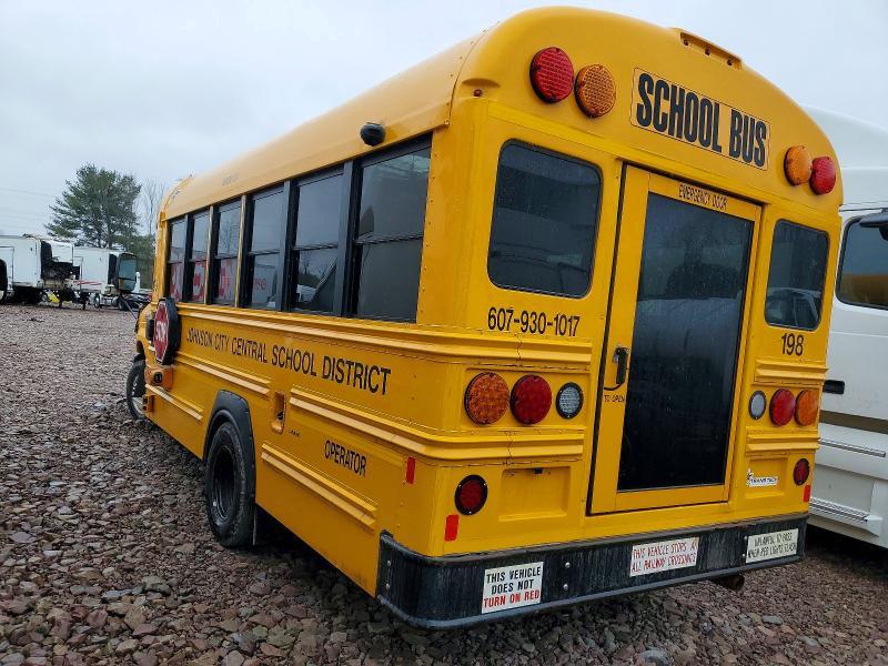 2022 Ford Econoline E450 Super Duty Cutaway Van