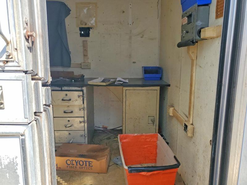 2000 Pelsue Fiber Optic Splicing Trailer