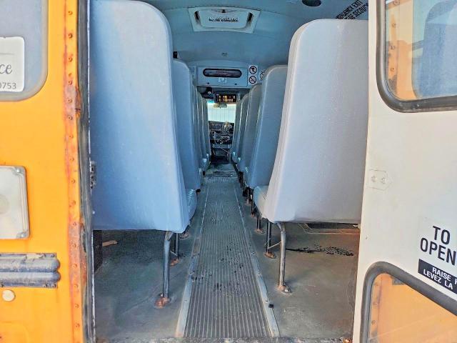 2010 Chev Express Cutaway G3500