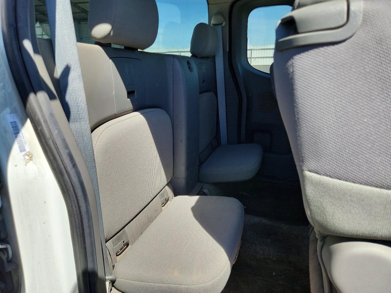 2014 Nissan Frontier S