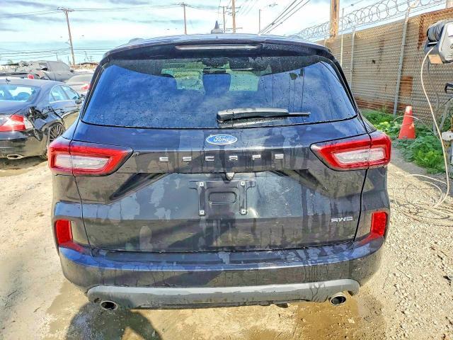 2024 Ford Escape st Line
