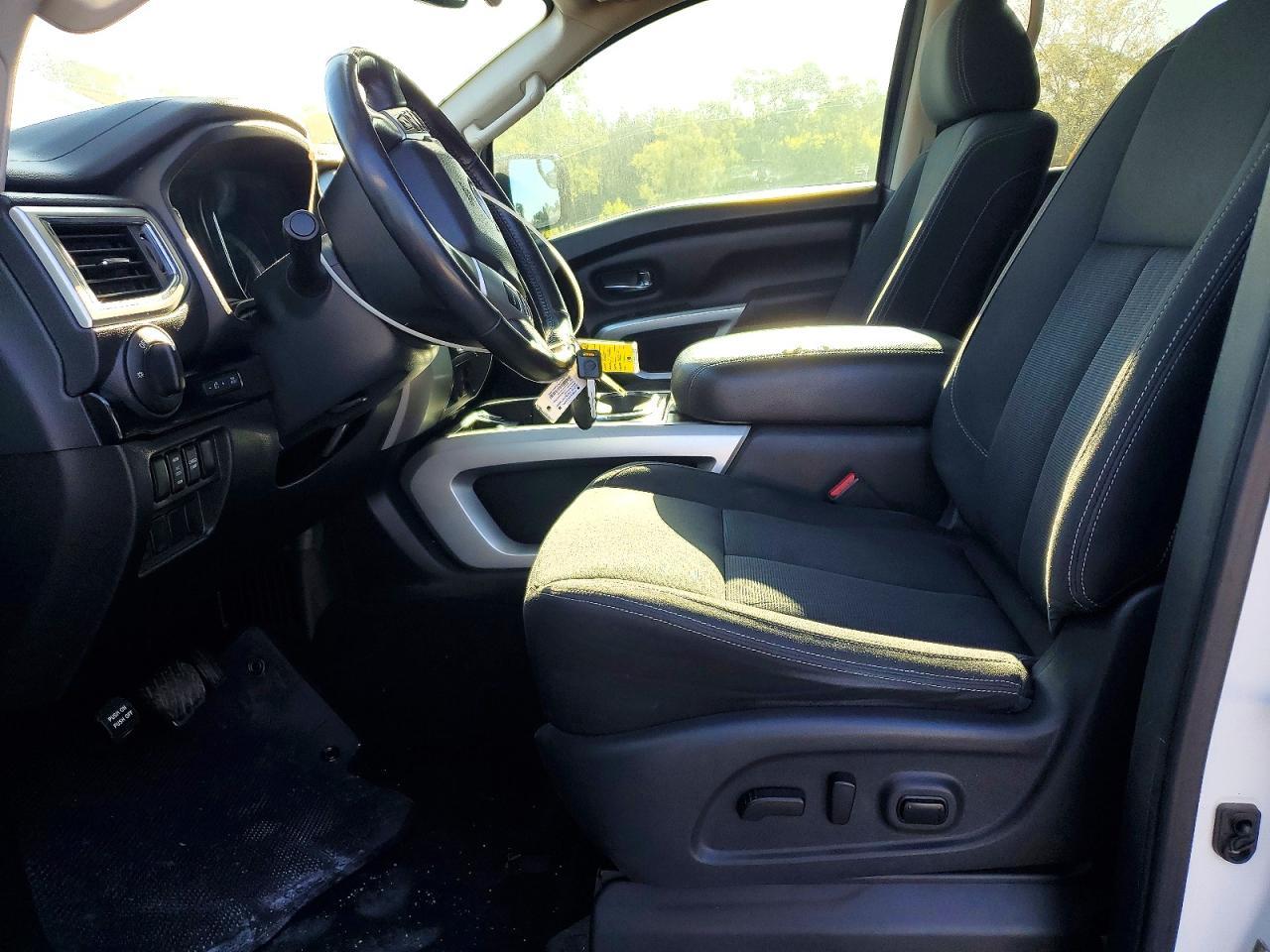 2018 Nissan Titan SV