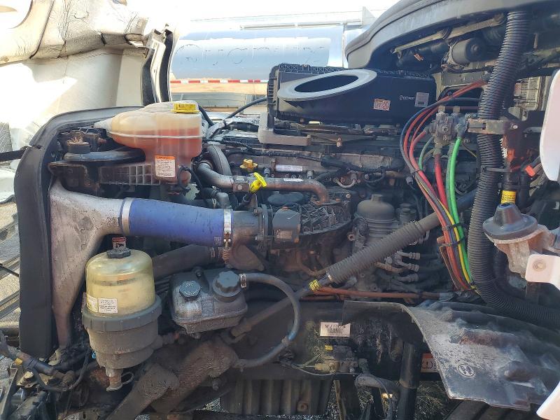 2021 Freigliner 2021 Freightliner Cascadia 126 Semi Truck