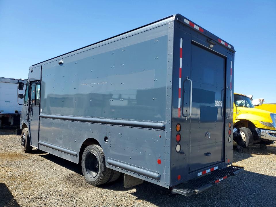 2020 Freightliner MT45G Chassis Delivery Truck