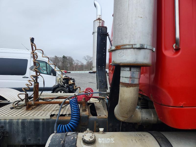 2000 Volvo ACL Semi Truck