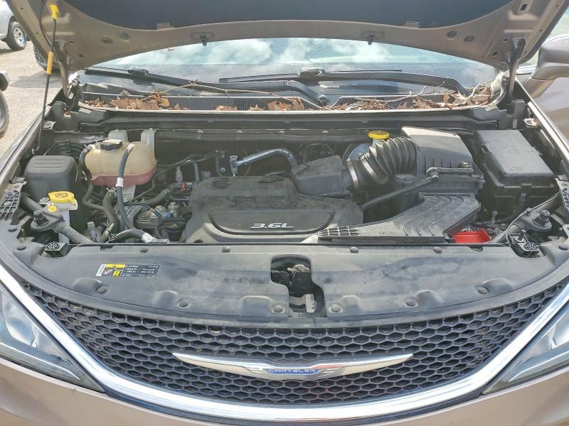 2017 Chrysler Pacifica Touring l