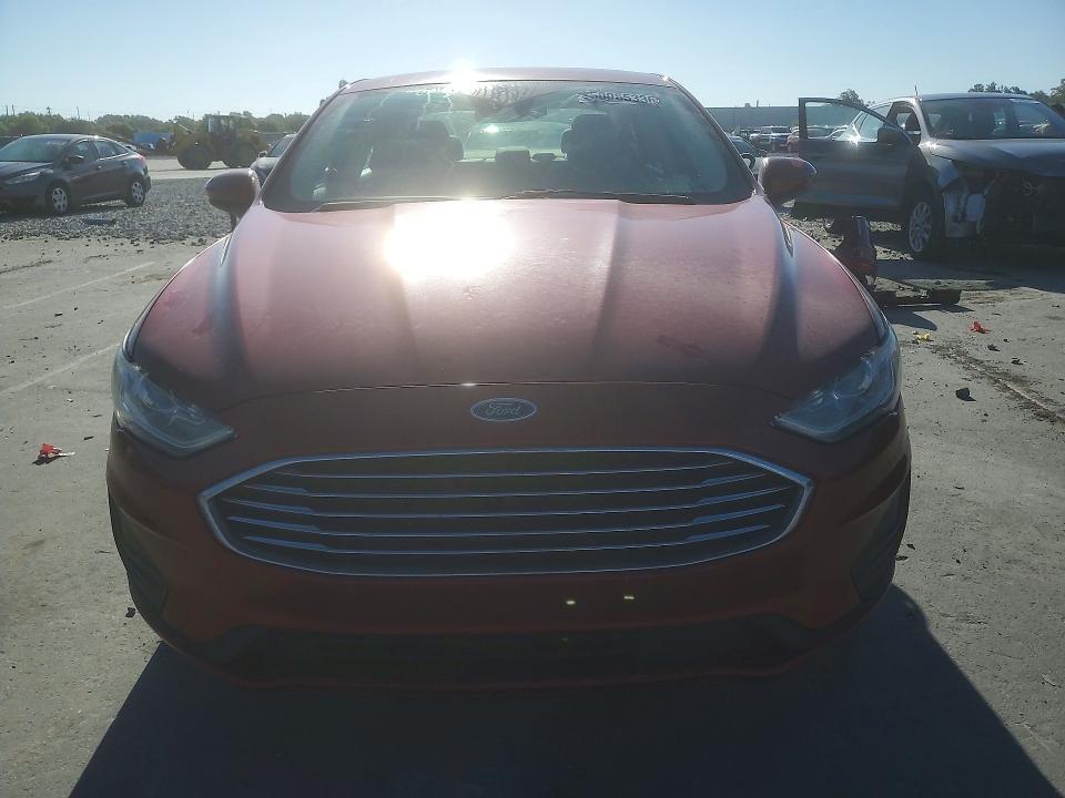 2019 Ford Fusion se