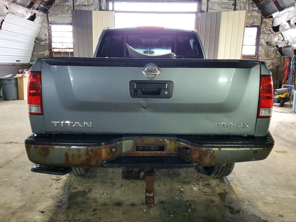 2013 Nissan Titan SV