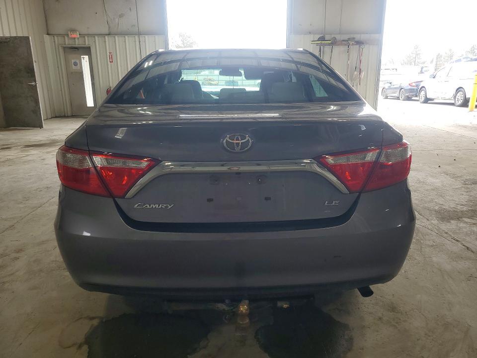 2015 Toyota Camry le