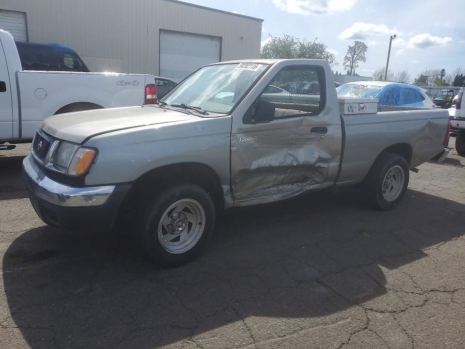 2000 Nissan Frontier xe
