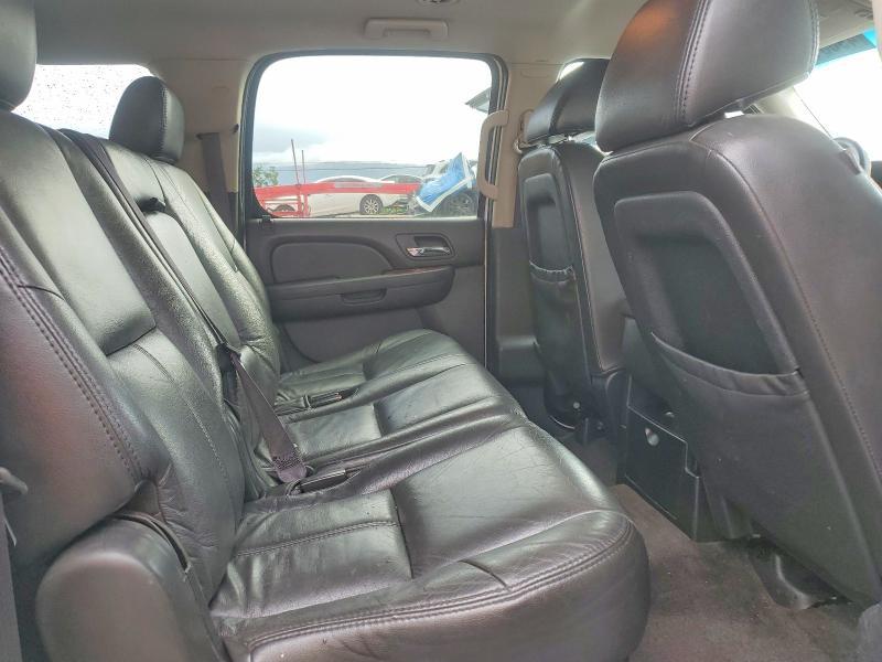 2011 Chevrolet Suburban C1500 ls