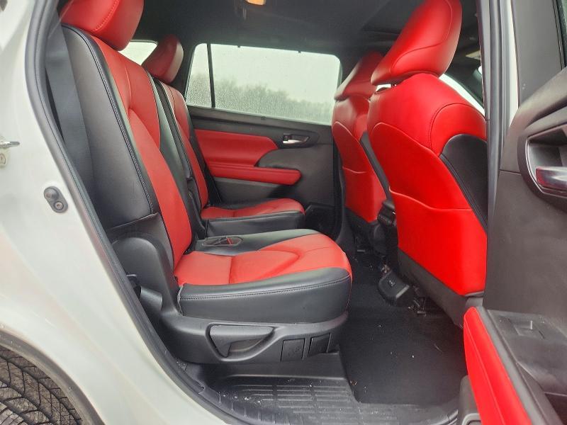 2022 Toyota Highlander xse