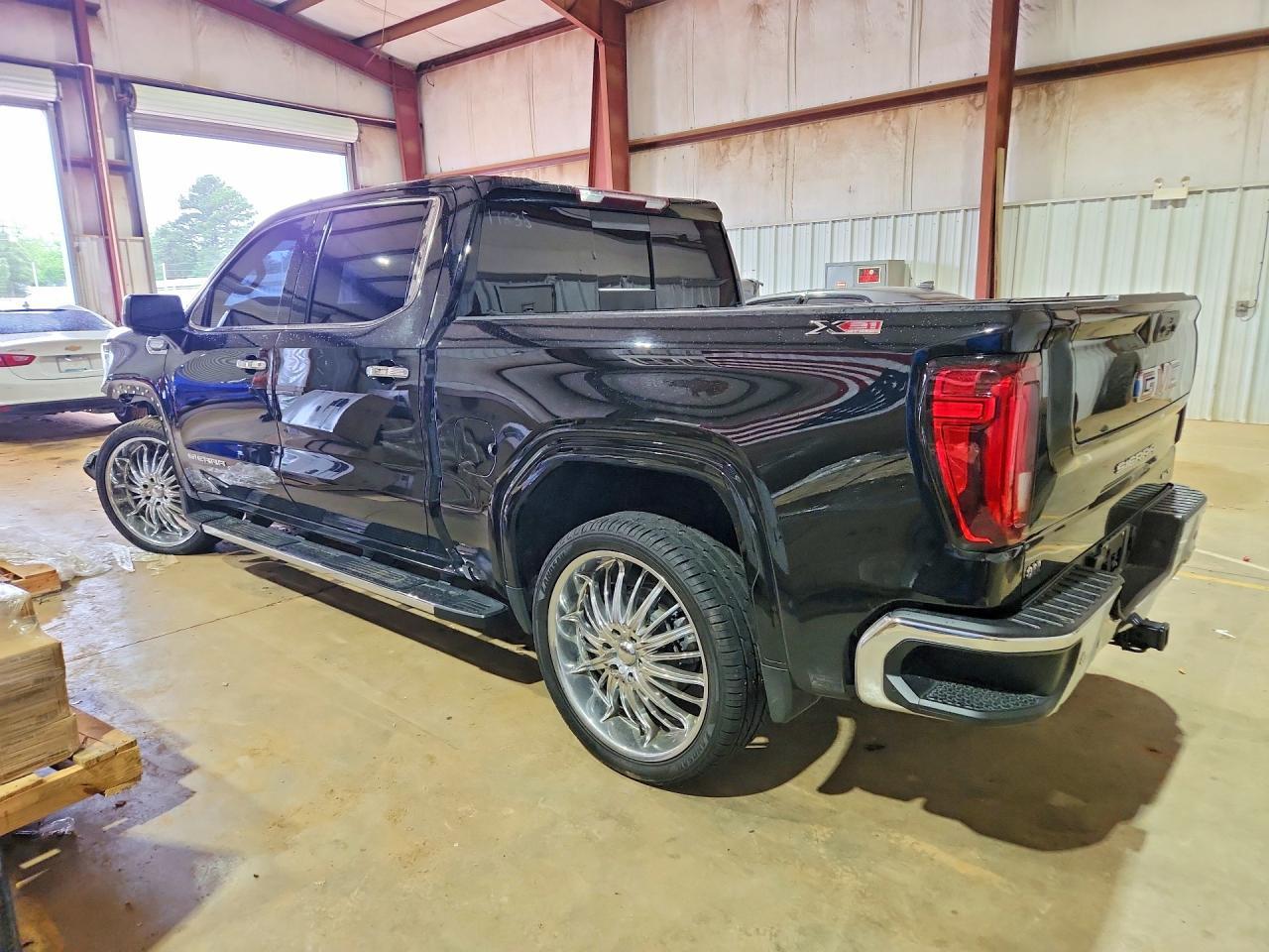 2022 GMC Sierra K1500 SLT
