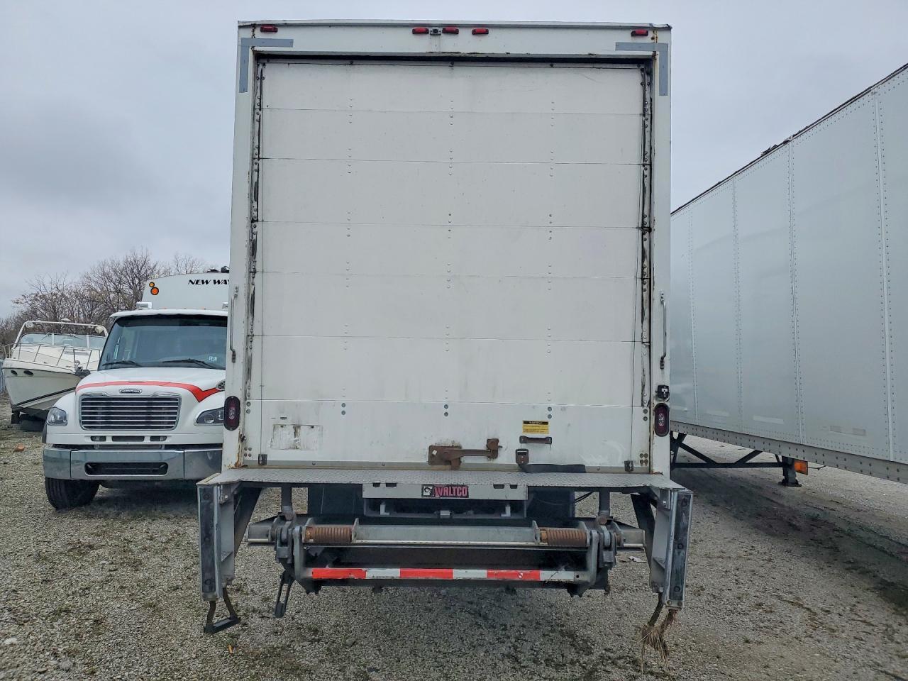 2018 Freigliner 2018 Freightliner Business Class M2 BOX Truck