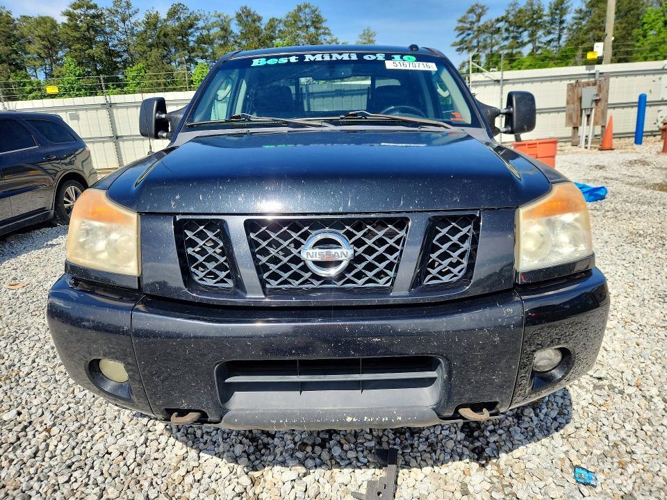 2011 Nissan Titan SV