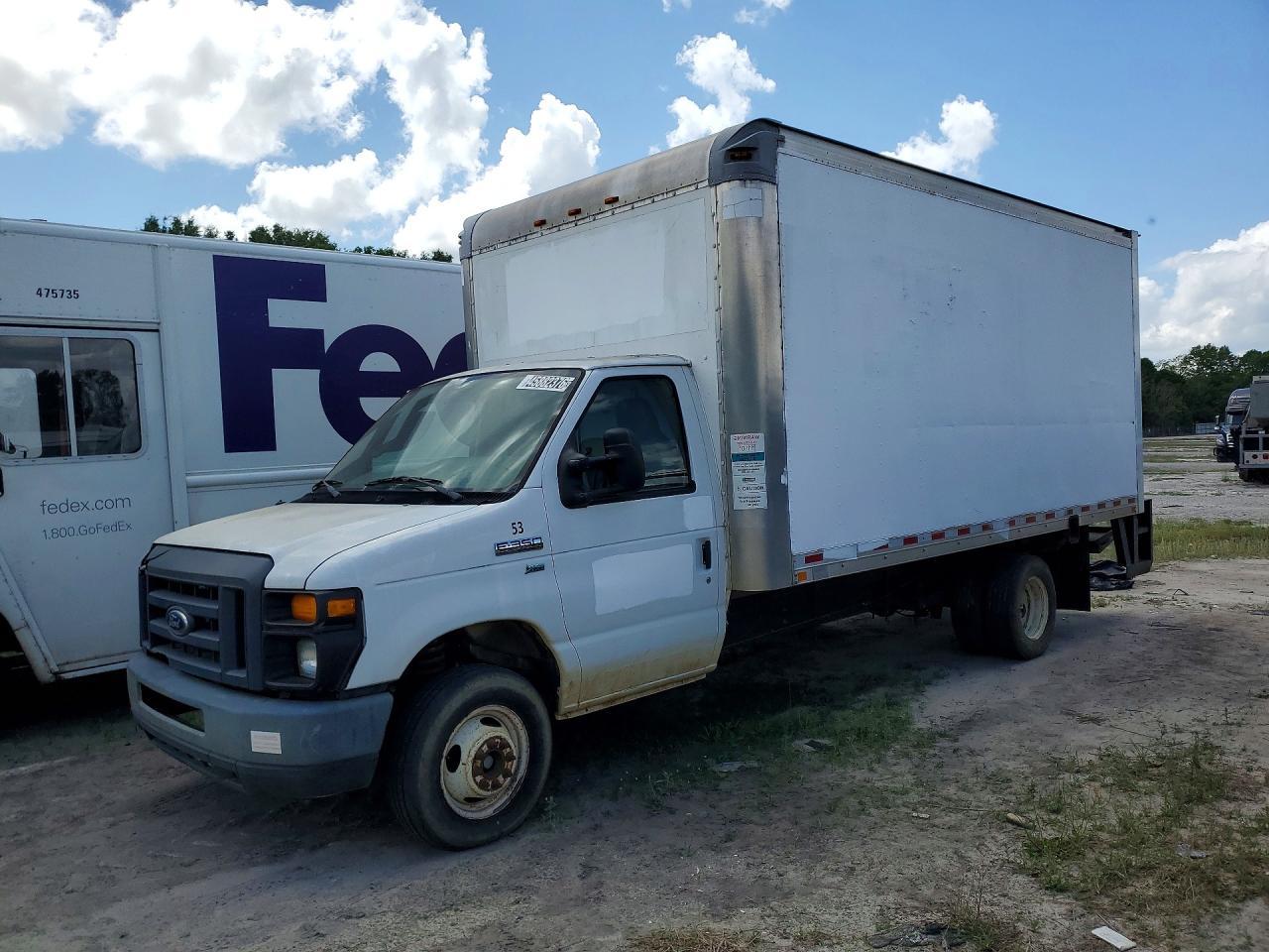 2016 Ford E350 BOX Truck