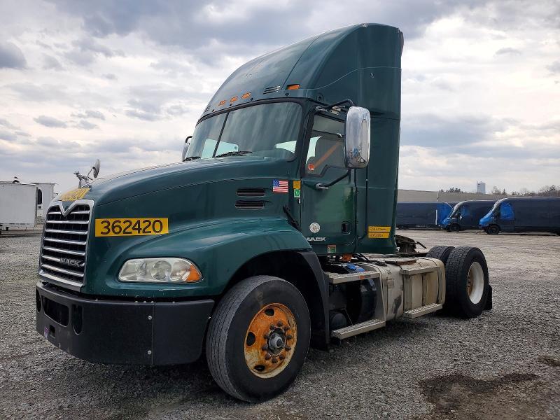 2017 Mack CX612 Semi Truck