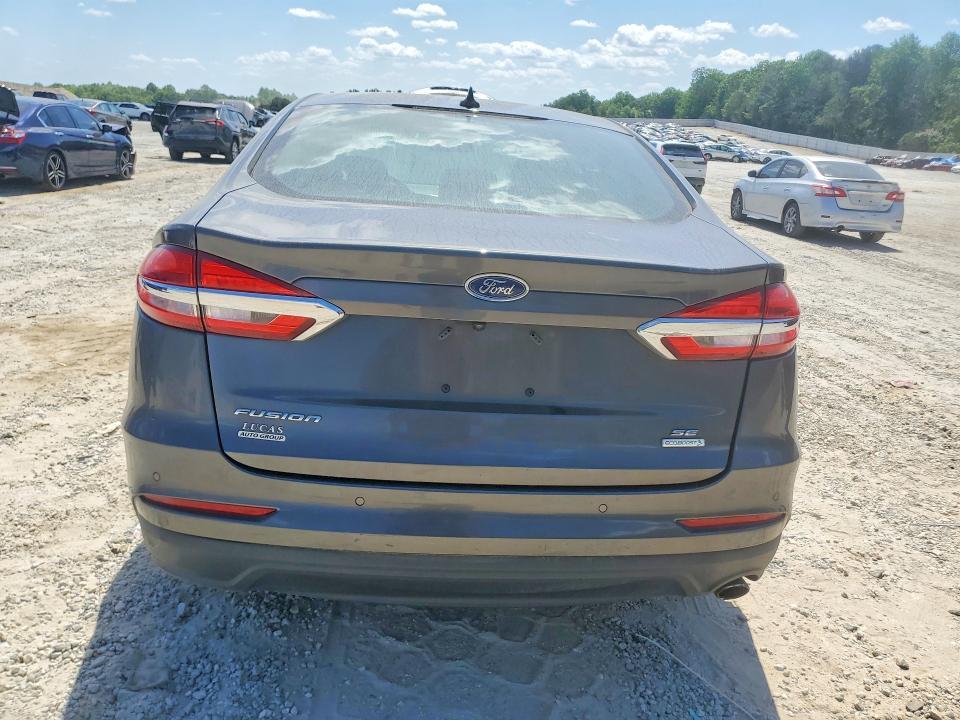 2020 Ford Fusion se