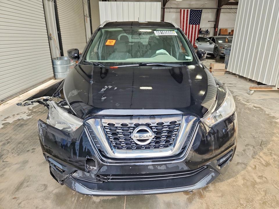 2018 Nissan Kicks sv