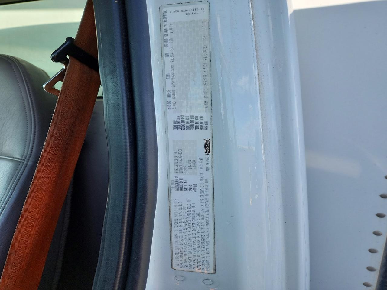 2007 Freigliner 2007 Freightliner Business Class M2 BOX Truck