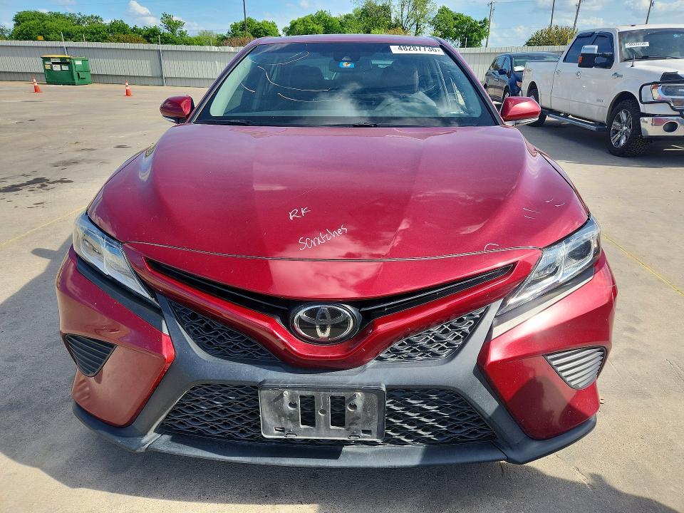 2018 Toyota Camry se