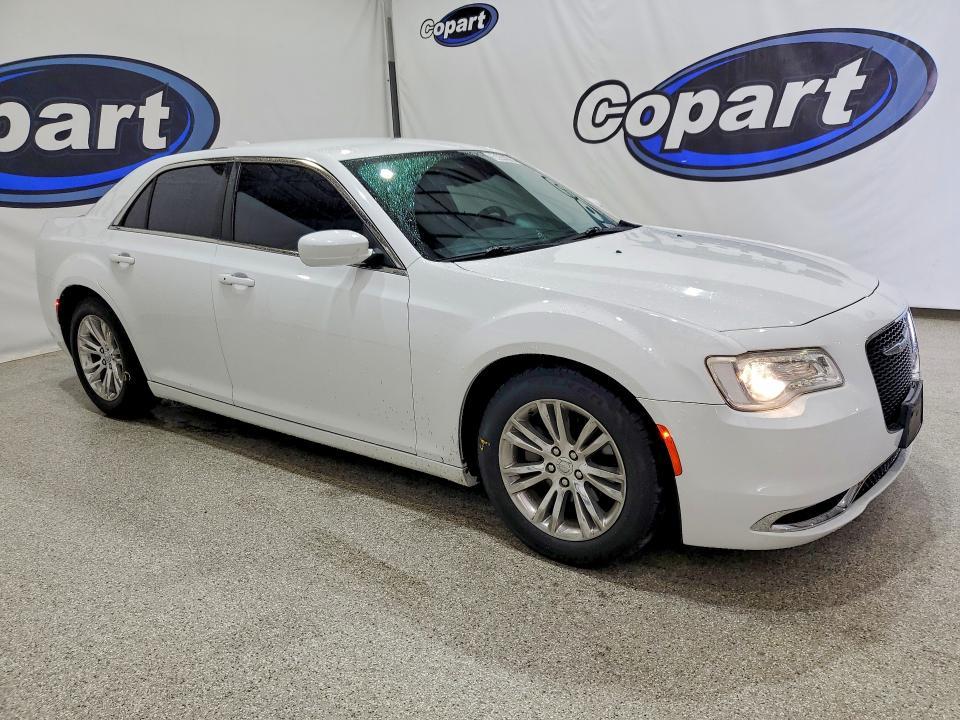 2017 Chrysler 300 Limited