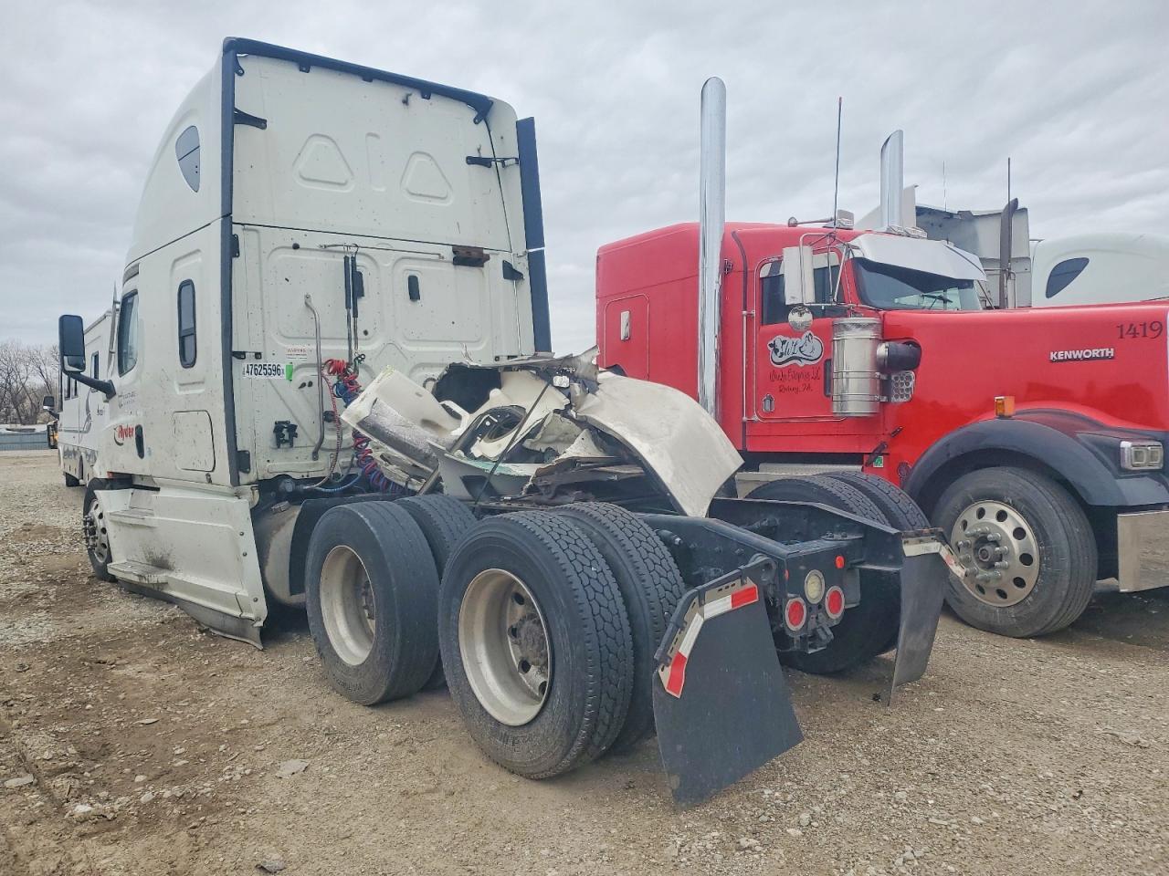 2020 Freigliner 2020 Freightliner Cascadia 126 Semi Truck