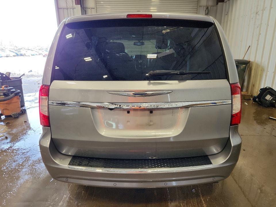 2016 Chrysler Town & Country Touring l