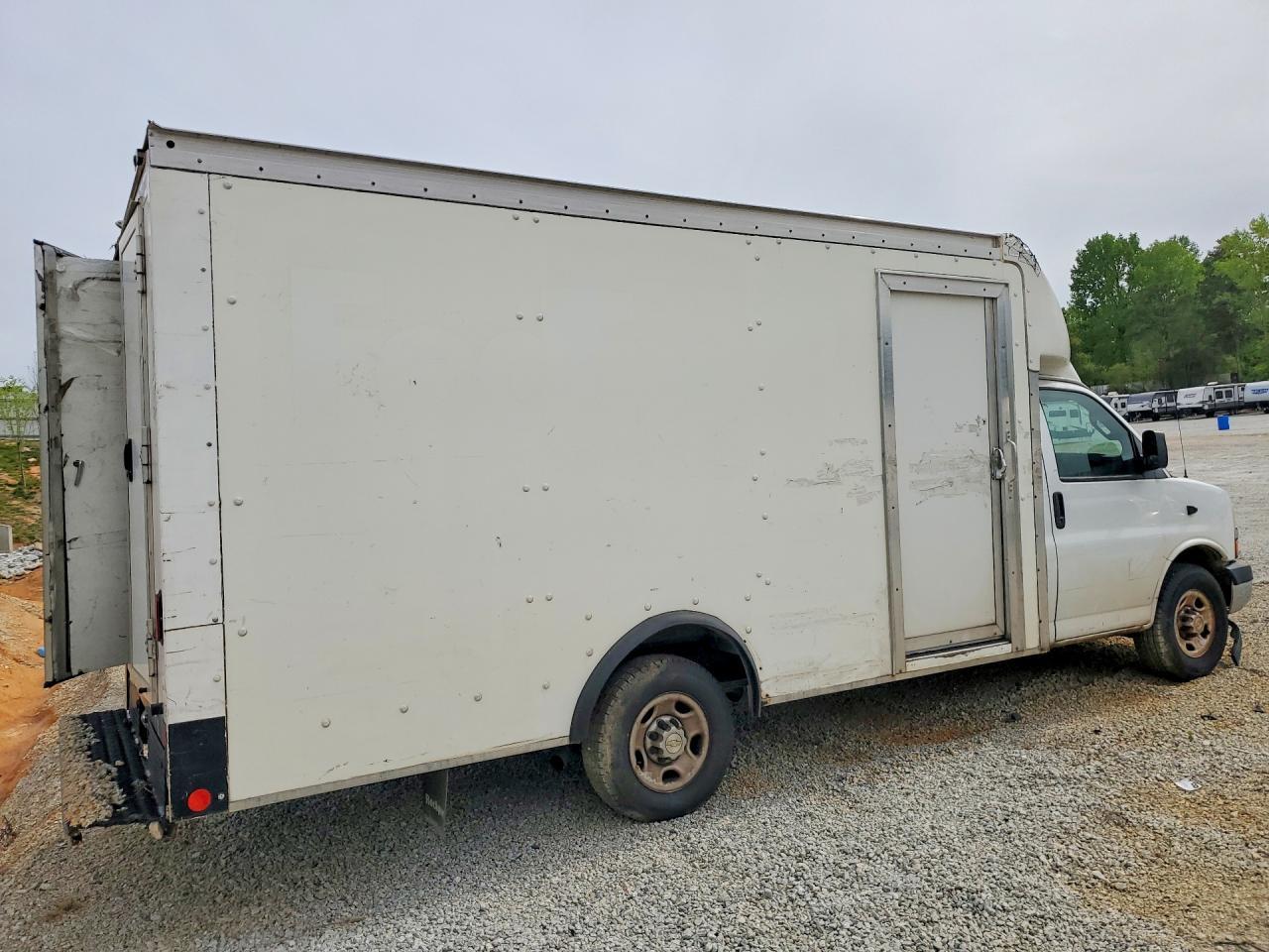 2021 Chevrolet Express Delivery Truck