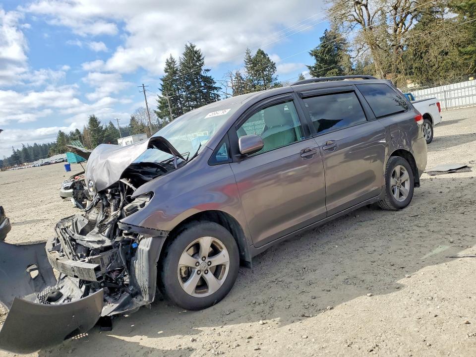 2011 Toyota Sienna Base 7-passenger