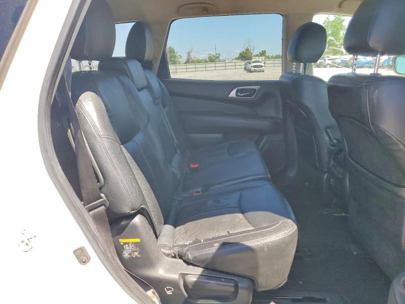 2018 Nissan Pathfinder s