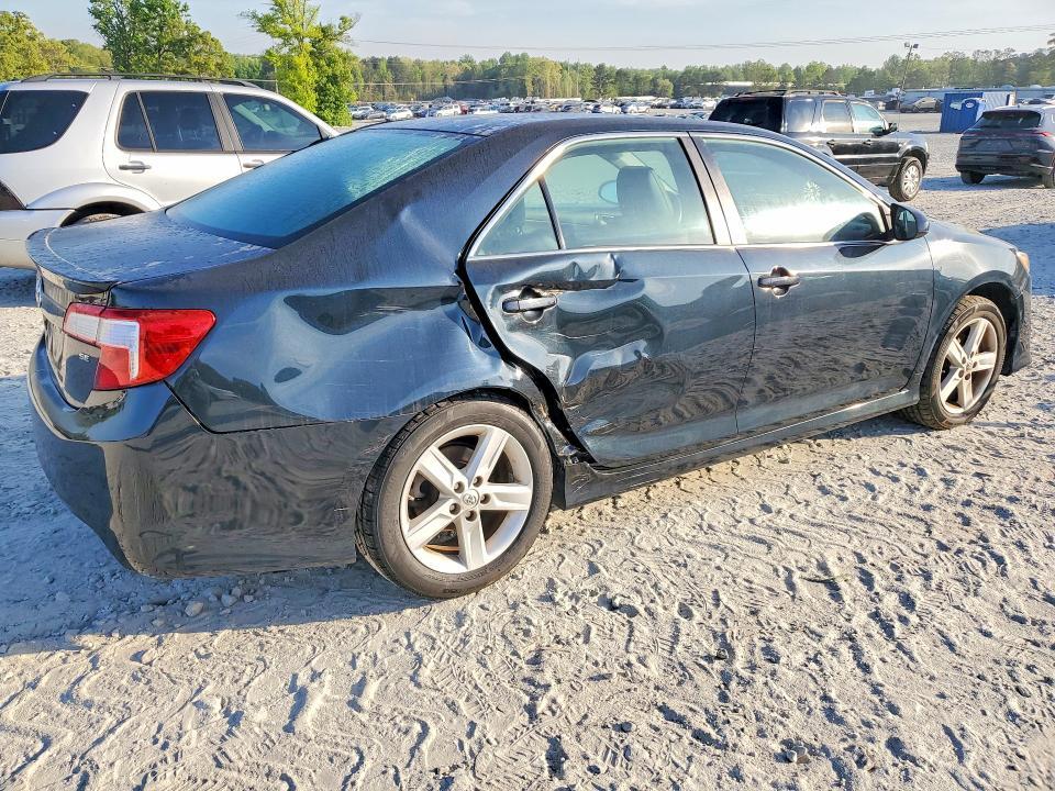 2014 Toyota Camry se